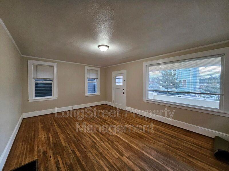 634 Sw Grant St #1 - Photo 3 of 26