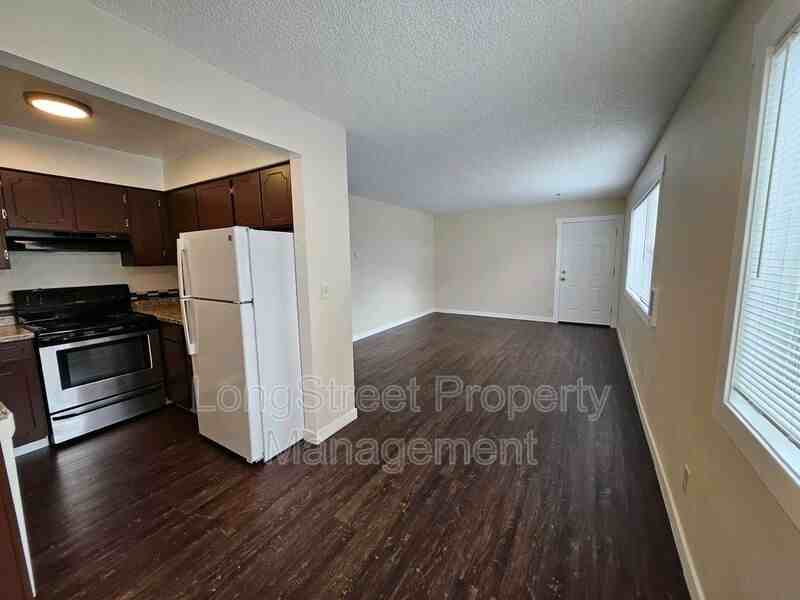 780 Nw Joy Ave #P - Photo 3 of 20