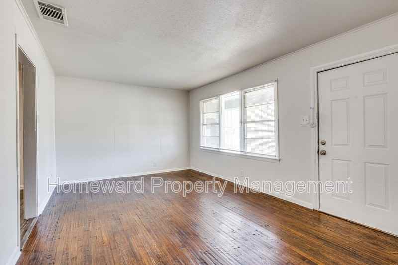 4256 Standish Rd - Photo 2 of 13