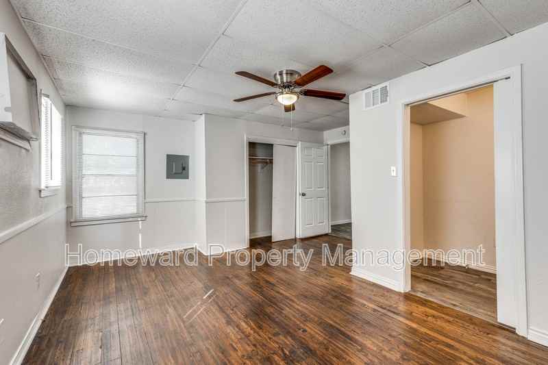 4256 Standish Rd - Photo 5 of 13