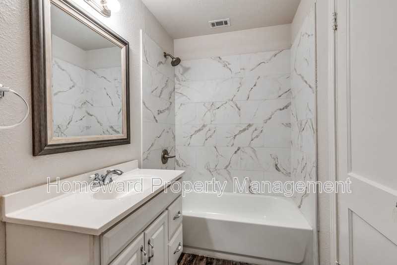 4256 Standish Rd - Photo 6 of 13