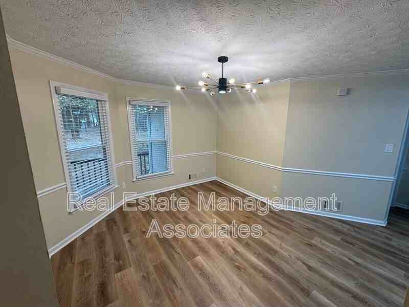 129 Wagon Wheel Cir - Photo 3 of 14