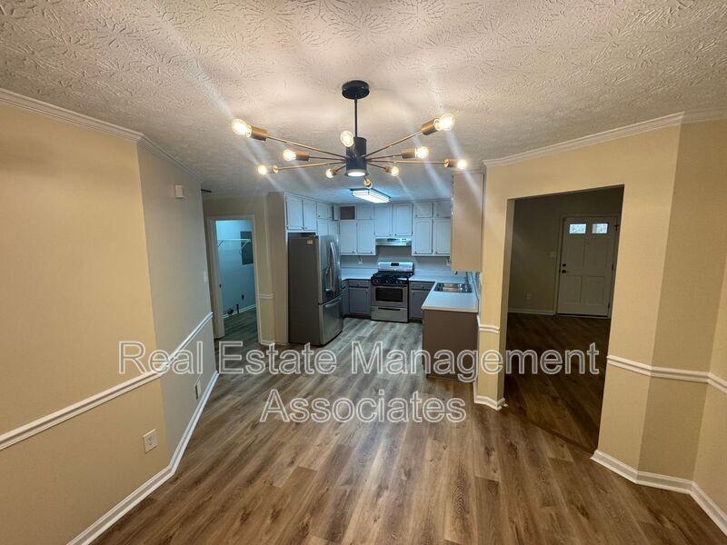 129 Wagon Wheel Cir - Photo 4 of 14