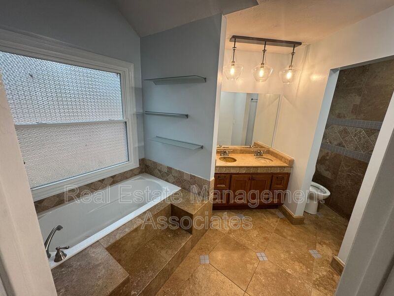 129 Wagon Wheel Cir - Photo 7 of 14