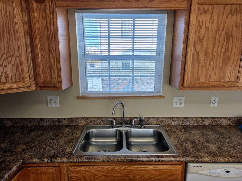 4410 152nd St - Photo 5 of 23