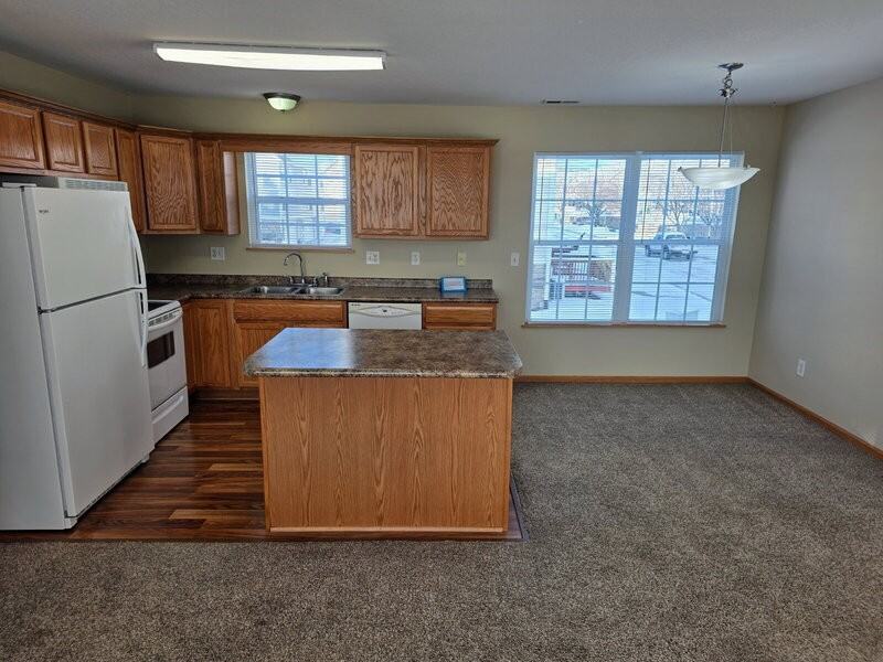 4410 152nd St - Photo 7 of 23