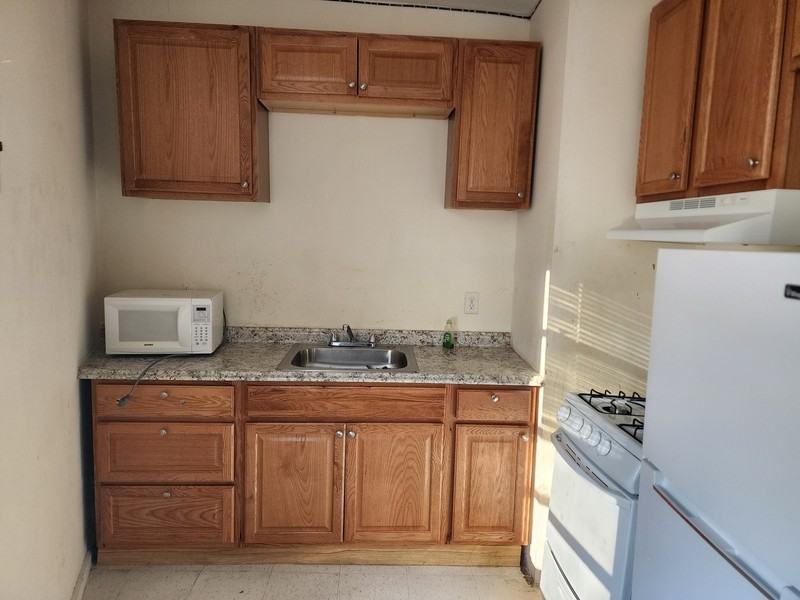 86 Academy St - Photo 2 of 4