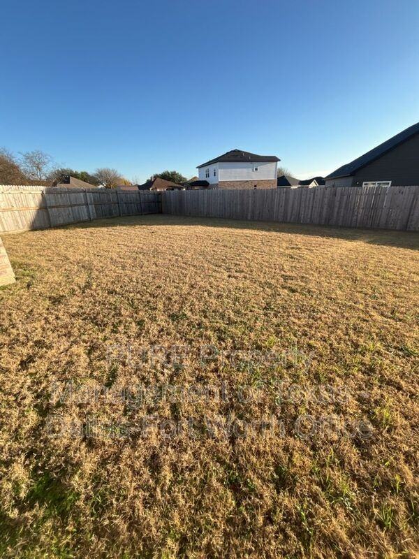 509 Mast Ct - Photo 2 of 19