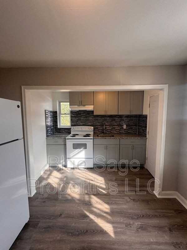 56 W Albemarle Ave #A - Photo 7 of 15