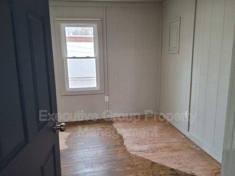 1548 Hargan St - Photo 4 of 14