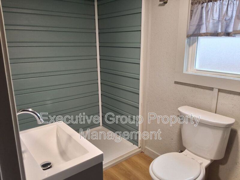 1548 Hargan St - Photo 5 of 14