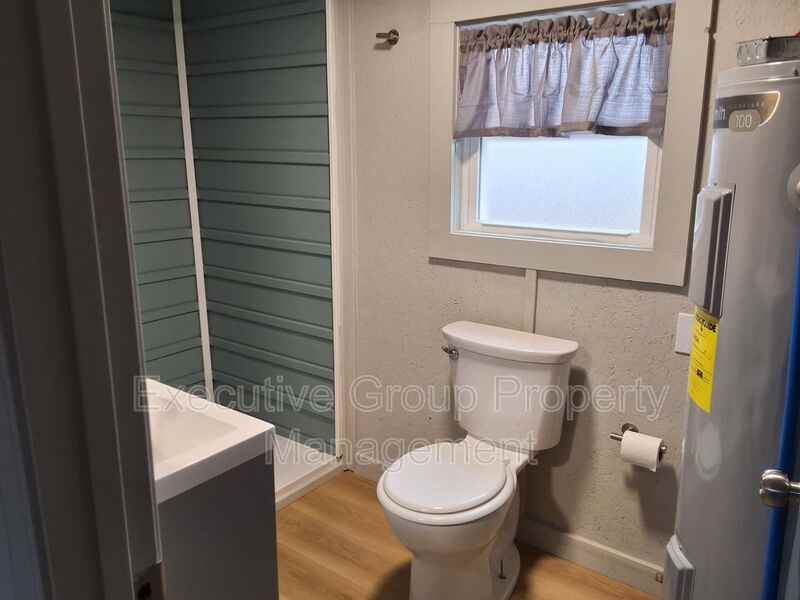 1548 Hargan St - Photo 6 of 14