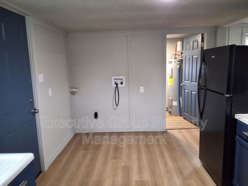 1548 Hargan St - Photo 7 of 14