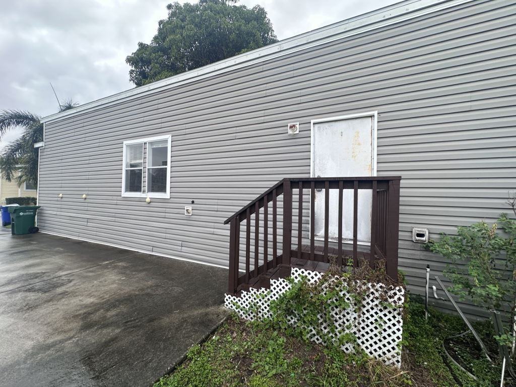 2808 Nw 63rd Ave - Photo 2 of 18