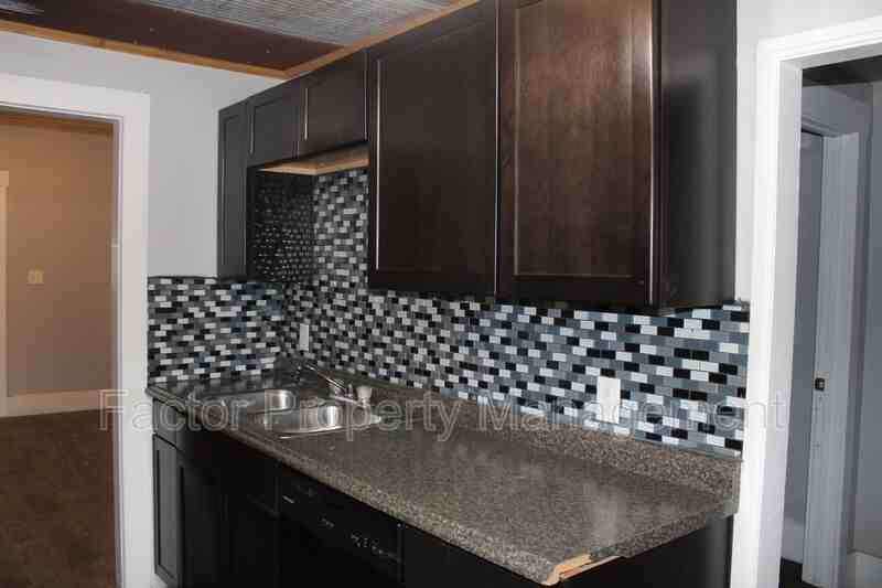 510 N 4th St - Photo 3 of 13