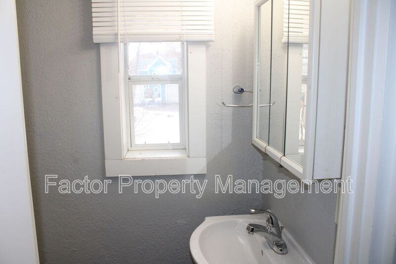 510 N 4th St - Photo 7 of 13