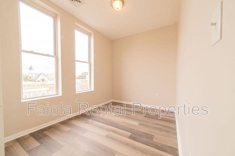 112 High St N #C2 - Photo 4 of 7