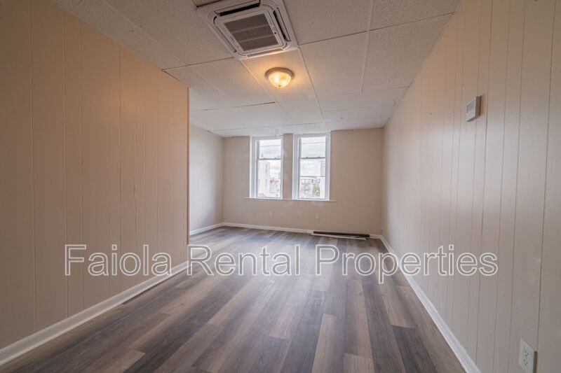 112 High St N #B4 - Photo 2 of 5