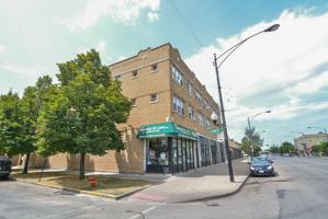 featured image of 4437 W Fullerton Ave #3