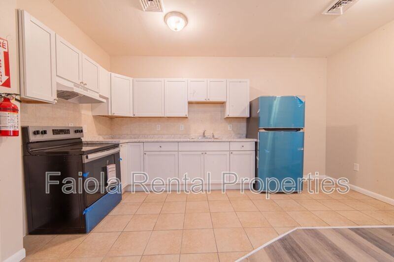 112 High St N #C4 - Photo 3 of 7