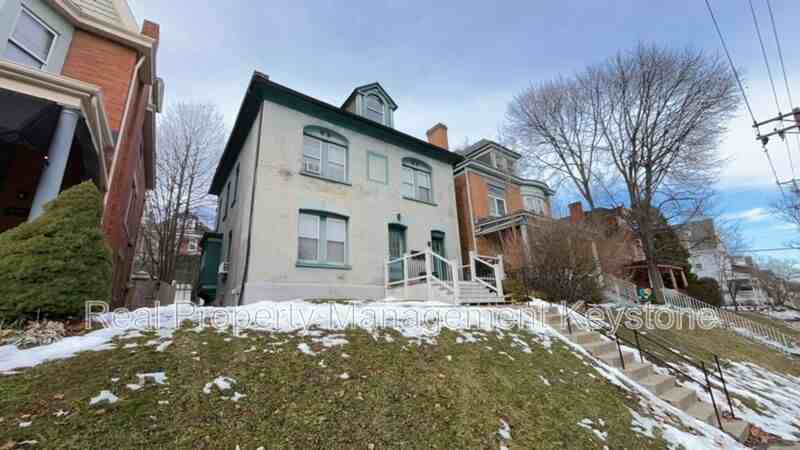 923 Chislett St #3 - Photo 3 of 24