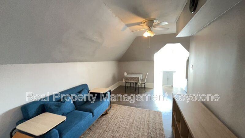 923 Chislett St #3 - Photo 4 of 24