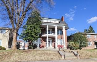 featured image of 1208 Kanawha Ter #5