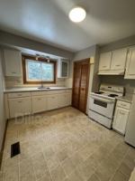 featured image of 927 Ellesmere Ave #UPPER