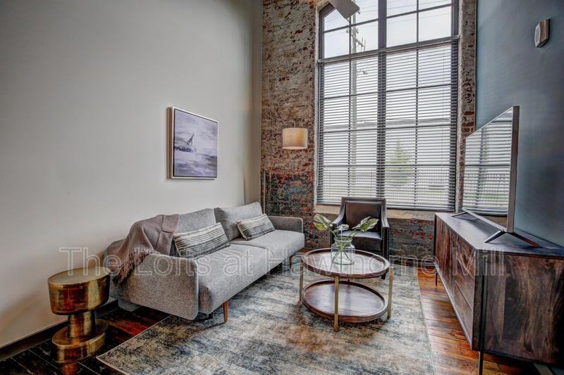 1101 Hawthorne Ln #255 - Photo 2 of 8