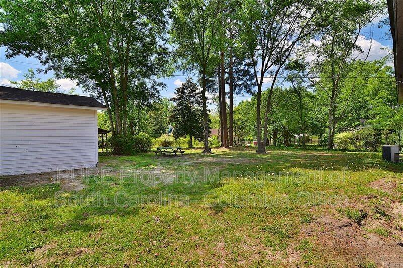 1906 Woodfield Dr - Photo 4 of 23