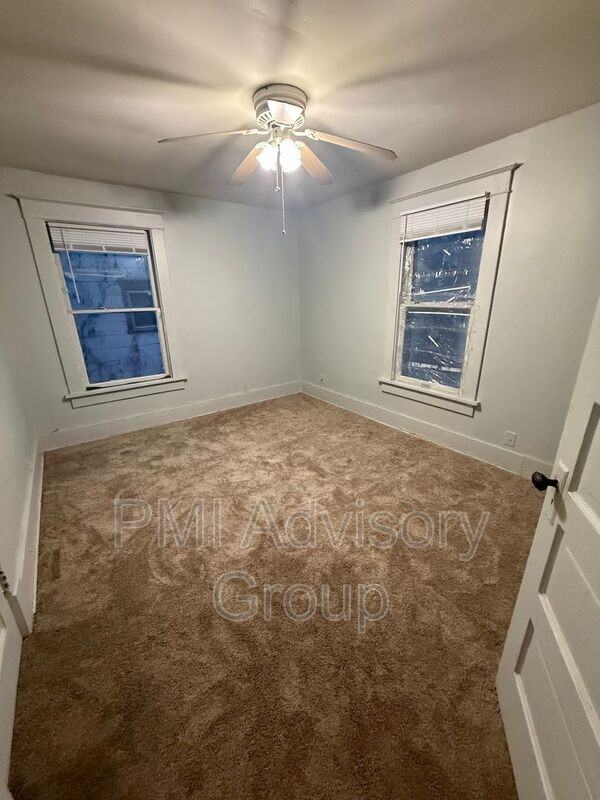 1323 Sw Garfield Ave - Photo 3 of 14