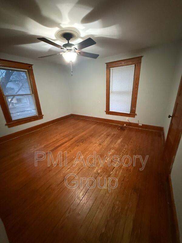 1323 Sw Garfield Ave - Photo 4 of 14