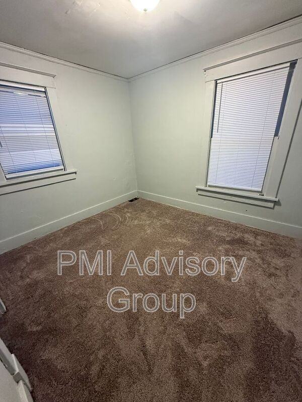 1323 Sw Garfield Ave - Photo 5 of 14