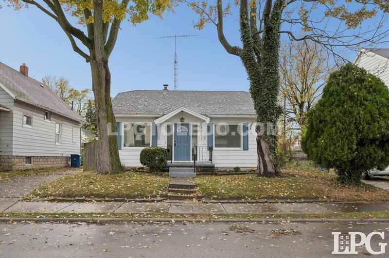 4113 Packard Rd - Photo 2 of 34