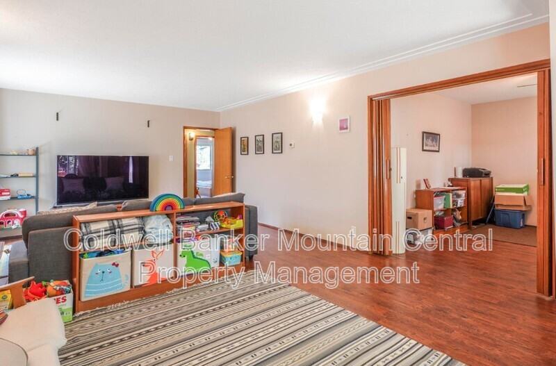 11628 91 St Nw - Photo 4 of 9