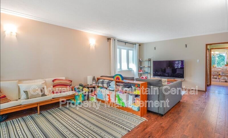 11628 91 St Nw - Photo 5 of 9