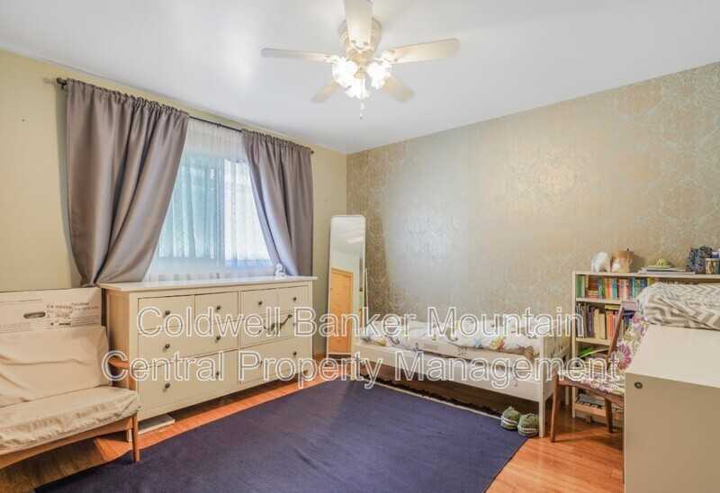 11628 91 St Nw - Photo 7 of 9