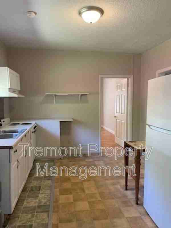 7 Franklin Pl #1 - Photo 3 of 10