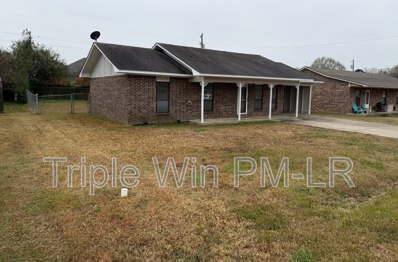 415 Wildwood Cv - Photo 2 of 22