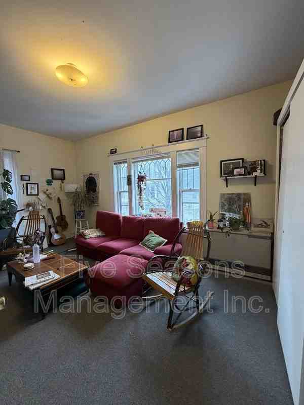 10 Lafayette Pl - Photo 2 of 16