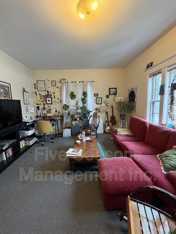 10 Lafayette Pl - Photo 3 of 16