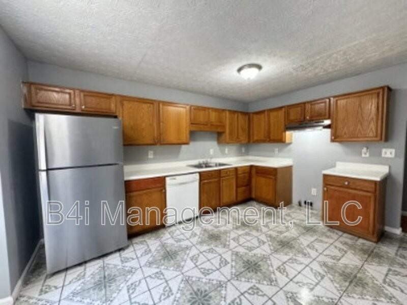 2039 Marbut Trce - Photo 3 of 18