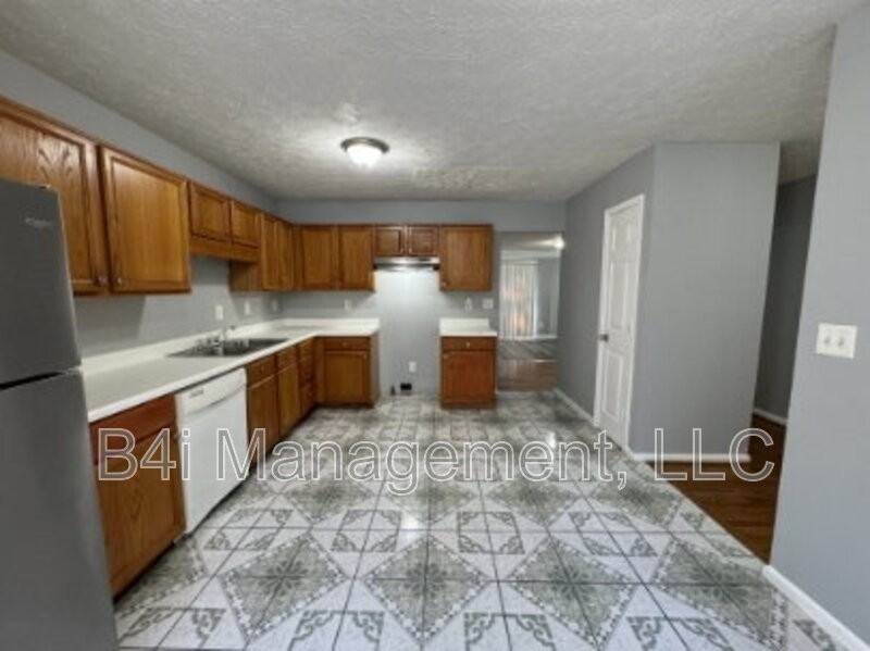 2039 Marbut Trce - Photo 4 of 18