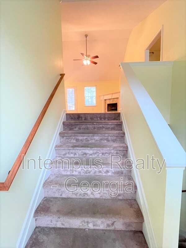 4054 Waters End Ln - Photo 3 of 35