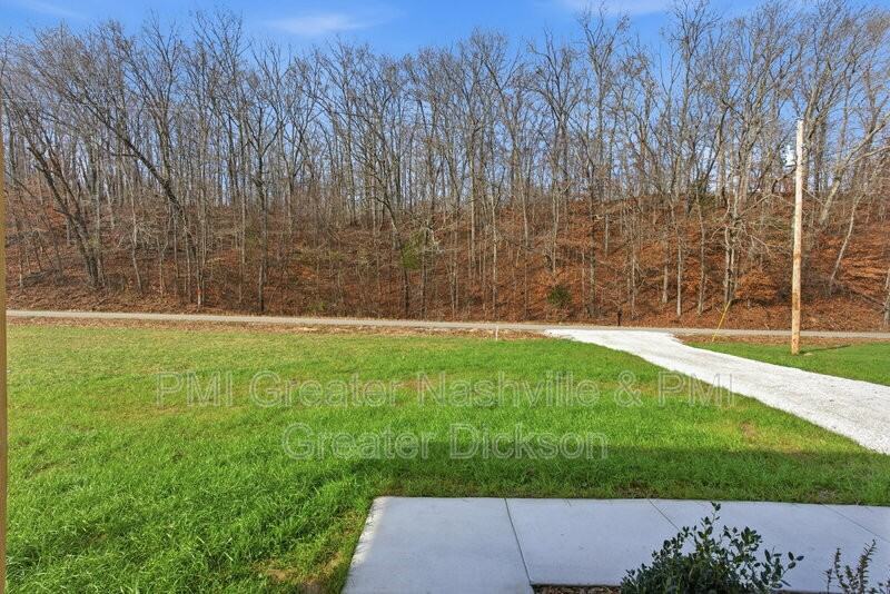 1572 Gilliam Hollow Rd - Photo 4 of 37