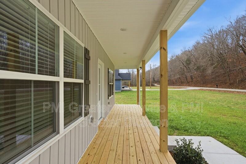 1572 Gilliam Hollow Rd - Photo 7 of 37