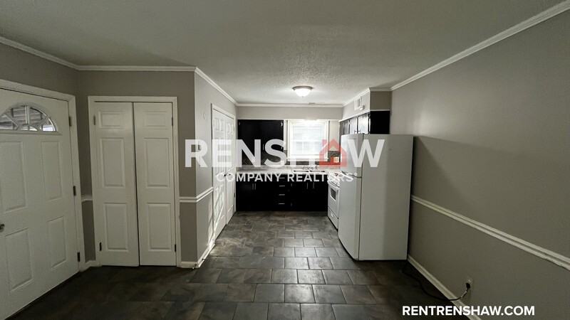 2560 Thackery Dr - Photo 3 of 19