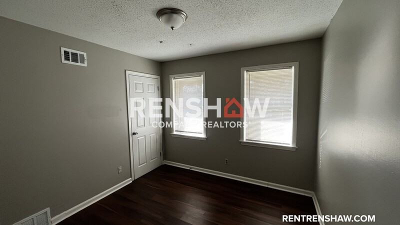 2560 Thackery Dr - Photo 4 of 19