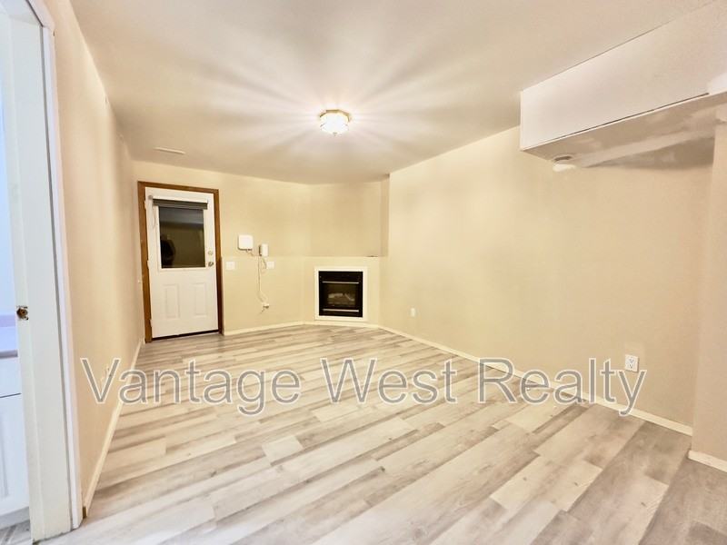 2189 Capistrano Dr #B - Photo 4 of 13