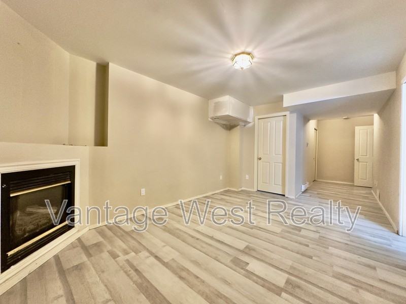 2189 Capistrano Dr #B - Photo 5 of 13